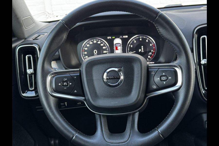 Volvo XC40 2.0 T4 Inscription LED Koplampen Verwarmde voorstoelen Digitaal Dashboard 360 camera