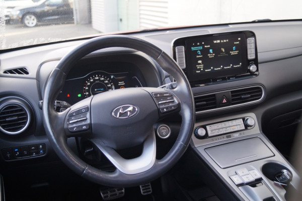 Hyundai Kona EV Premium 64kWh -LEER-ECC-S.DAK-NAVI-CAM-