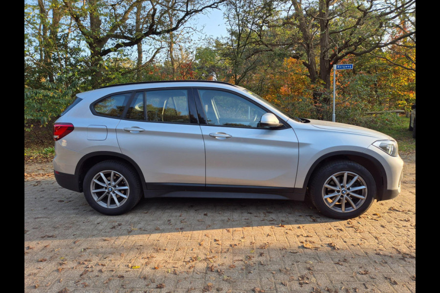 BMW X1 SDRIVE18I Camera / bmw onderhouden / elektrische. Klep / sportstoelen