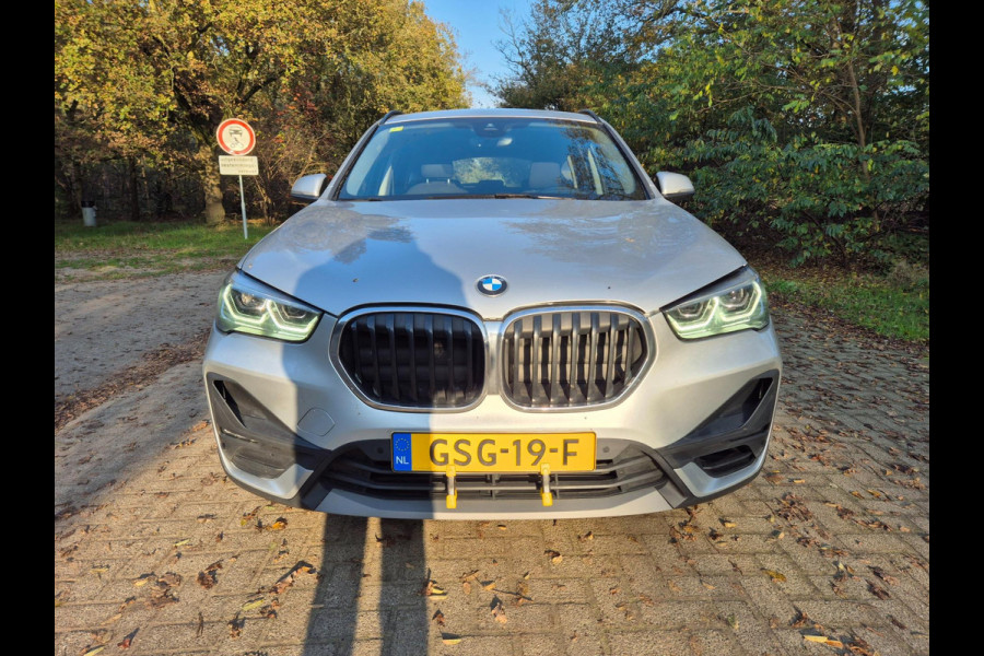 BMW X1 SDRIVE18I Camera / bmw onderhouden / elektrische. Klep / sportstoelen