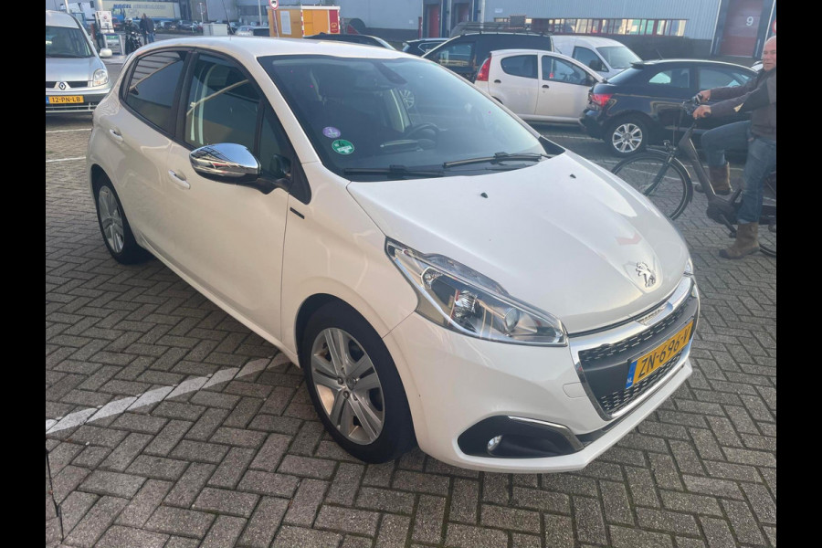 Peugeot 208 1.2 PureTech Signature