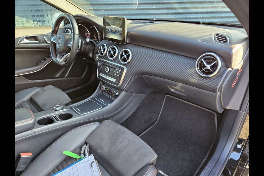 Mercedes-Benz A-Klasse 180 Business Solution AMG 7G - Tronic | Panodak | Alcantara Sportstoelen Memory | Camera | Trekhaak Afn. | Keyless |  Stoelverwarming | Climate Control | 18"L.M |