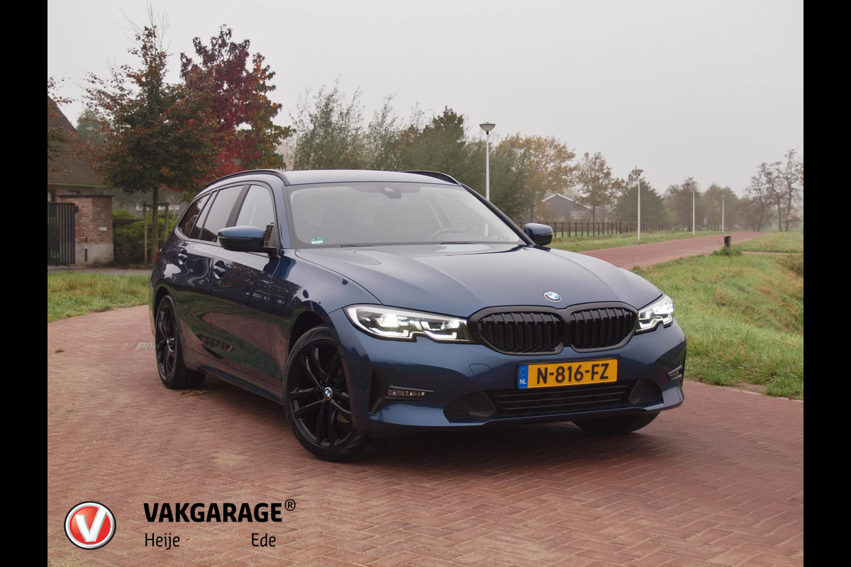 BMW 3 Serie Touring 318i Business Edition | 18 Inch | Camera | Apple Carplay | NL-Auto |