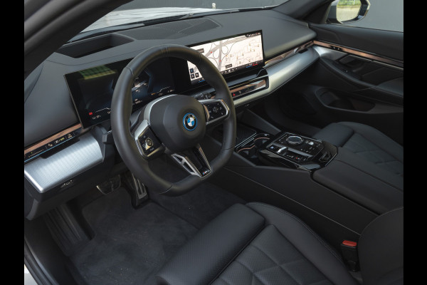 BMW i5 Touring eDrive40 M-Sport - Driving Ass Prof - Parking Ass Plus - Live Cockpit Prof