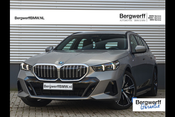 BMW i5 Touring eDrive40 M-Sport - Driving Ass Prof - Parking Ass Plus - Live Cockpit Prof