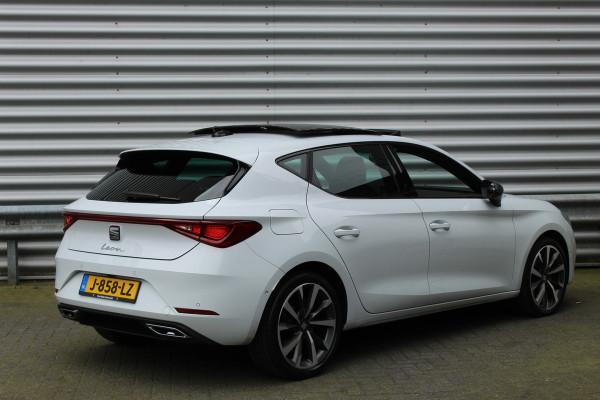 Seat Leon 1.5 eTSI 150pk FR Launch Edition DSG7 Panoramadak NL-Auto NAP Clima Cruise Navi Camera 18"LMV