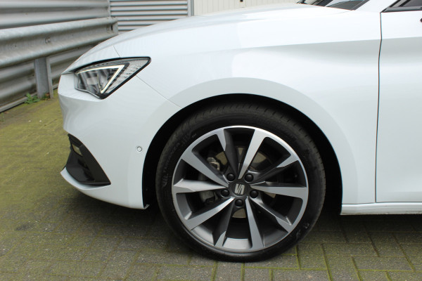 Seat Leon 1.5 eTSI 150pk FR Launch Edition DSG7 Panoramadak NL-Auto NAP Clima Cruise Navi Camera 18"LMV