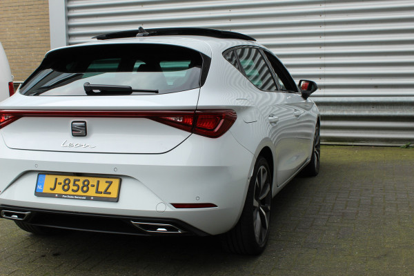 Seat Leon 1.5 eTSI 150pk FR Launch Edition DSG7 Panoramadak NL-Auto NAP Clima Cruise Navi Camera 18"LMV