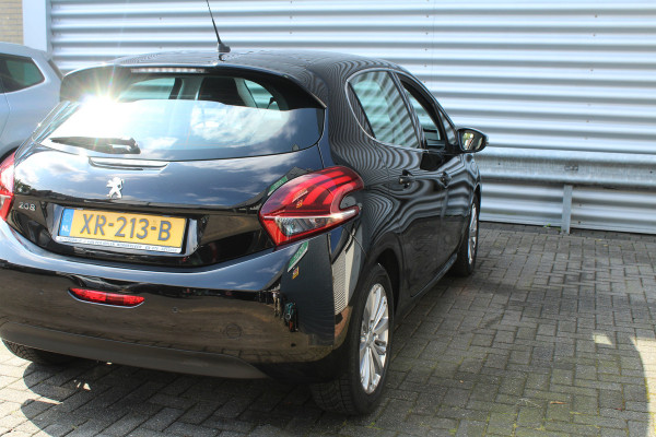 Peugeot 208 1.2 PureTech 83pk Allure NL-Auto NAP Clima Cruise Navi PDC LED 16"LMV