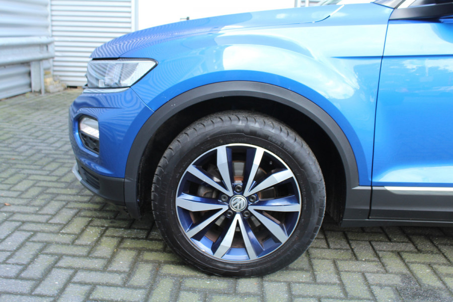 Volkswagen T-Roc 1.0 TSI 116pk Style Business Clima Cruise Navi PDC Stoelverwarming 17"LMV LED Two Tone