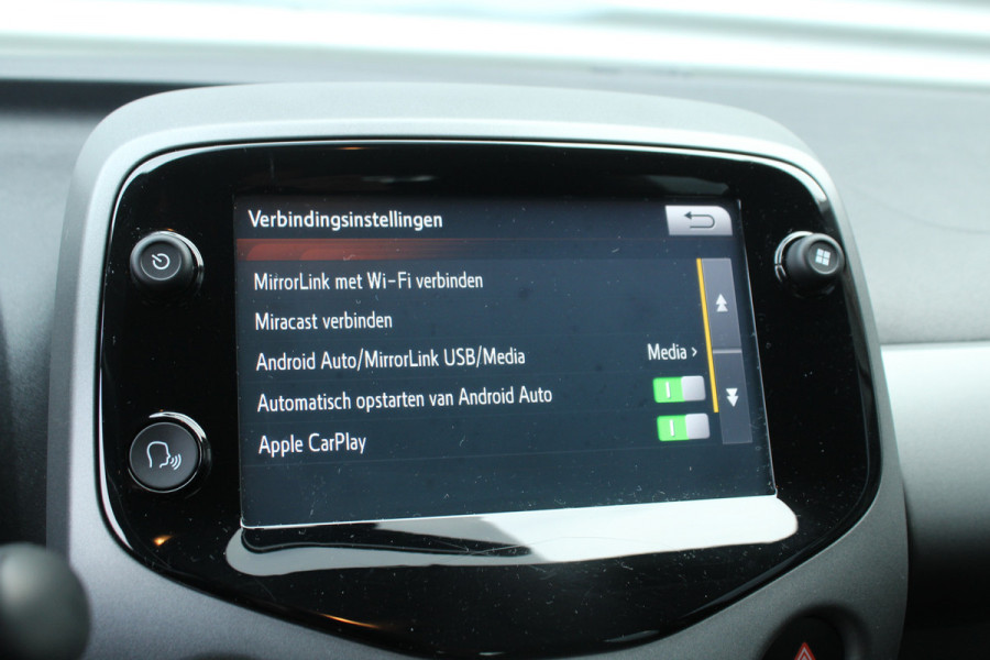 Toyota Aygo 1.0 VVT-i 73pk x-play limited NL-Auto NAP Airco Carplay El. Ramen CPV