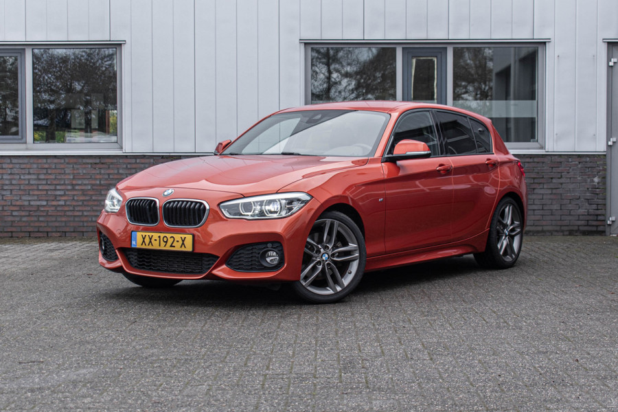 BMW 1-serie 125i M Sport | Handgeschakeld | Eindejaars opruiming van € 21.850.-