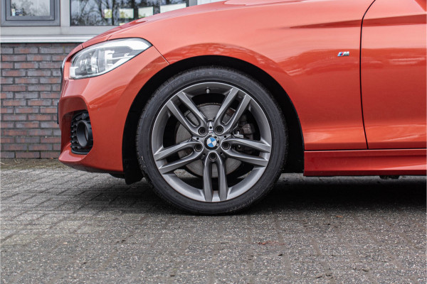 BMW 1-serie 125i M Sport | Handgeschakeld | Eindejaars opruiming van € 21.850.-