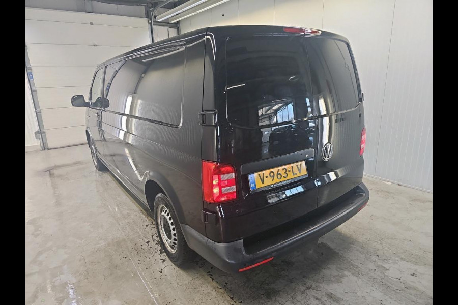 Volkswagen Transporter 150pk Automaat L2H1 Navigatie Airco Cruise control