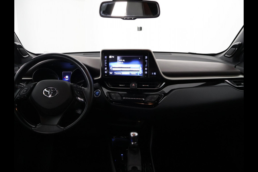 Toyota C-HR 1.8 Hybrid Executive Bi-Tone | Navigatie | Half leder | Stoelverwarming |