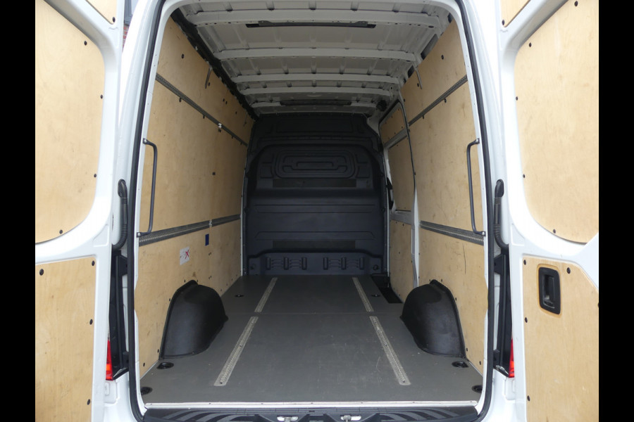 Mercedes-Benz Sprinter 319 CDI V6 L2H2 3500KG trekgewicht Adaptive cruise control