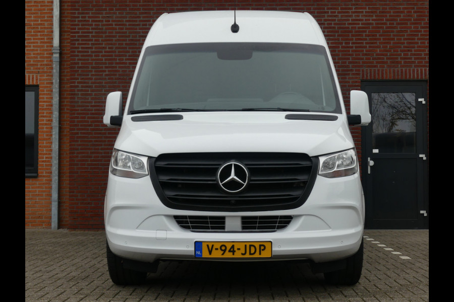 Mercedes-Benz Sprinter 319 CDI V6 L2H2 3500KG trekgewicht Adaptive cruise control