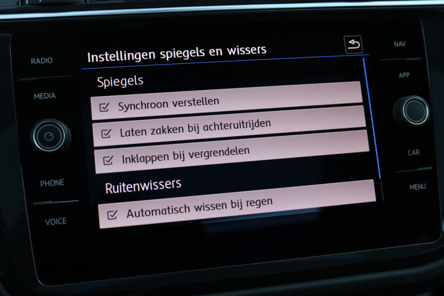 Volkswagen Tiguan 1.5 TSI ACT Highline R-line Autom Panodak Virtual cockpit Navi Led T-haak Bj:2020