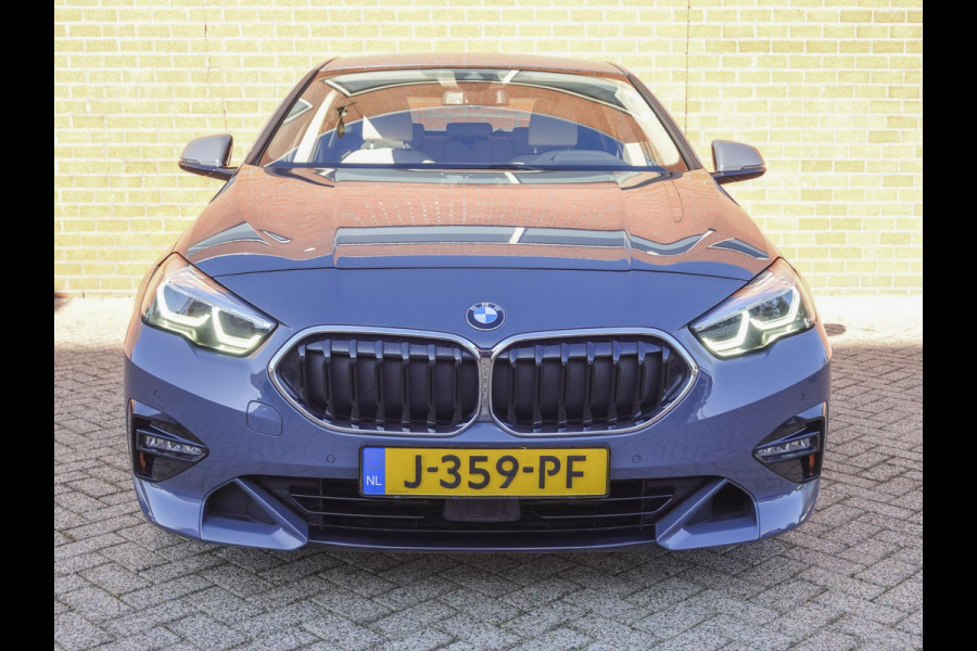 BMW 2 Serie Gran Coupé 218i Corporate High Executive | Demo | Navigatie | Carplay/Android Auto  | Head-up Dislpay | Blind Spot Assist | Adaptive Cruise Control | Camera | Parkeersensoren | Virtual Cockpit  | Ledverlichting Sfeerverlichting | Hifi systeem