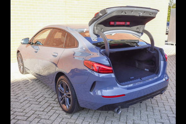 BMW 2 Serie Gran Coupé 218i Corporate High Executive | Demo | Navigatie | Carplay/Android Auto  | Head-up Dislpay | Blind Spot Assist | Adaptive Cruise Control | Camera | Parkeersensoren | Virtual Cockpit  | Ledverlichting Sfeerverlichting | Hifi systeem