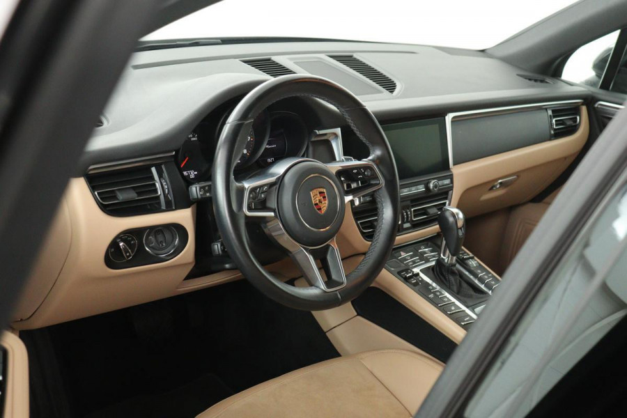 Porsche Macan 2.0 | Luchtvering | Leder/Alcantara | Full LED | Stoelverwarming | Navigatie | Memory | 21 inch | PDC | Sportstuur