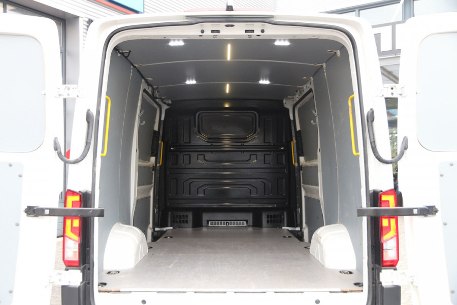 Volkswagen Crafter 2.0 TDI 140 | 4x4 / 4Motion | 2x Schuifdeur | Standkachel | Cruise | Airco..