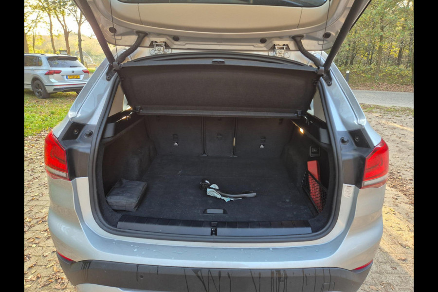 BMW X1 SDRIVE18I Camera / bmw onderhouden / elektrische. Klep / sportstoelen