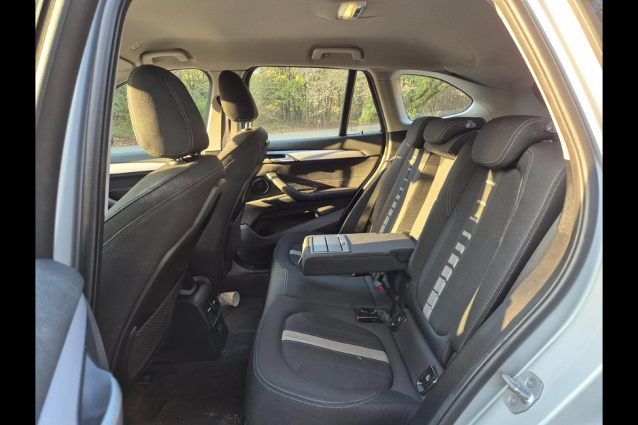 BMW X1 SDRIVE18I Camera / bmw onderhouden / elektrische. Klep / sportstoelen