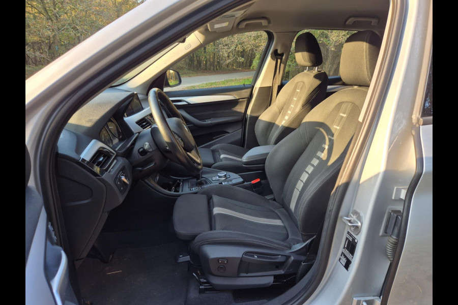 BMW X1 SDRIVE18I Camera / bmw onderhouden / elektrische. Klep / sportstoelen