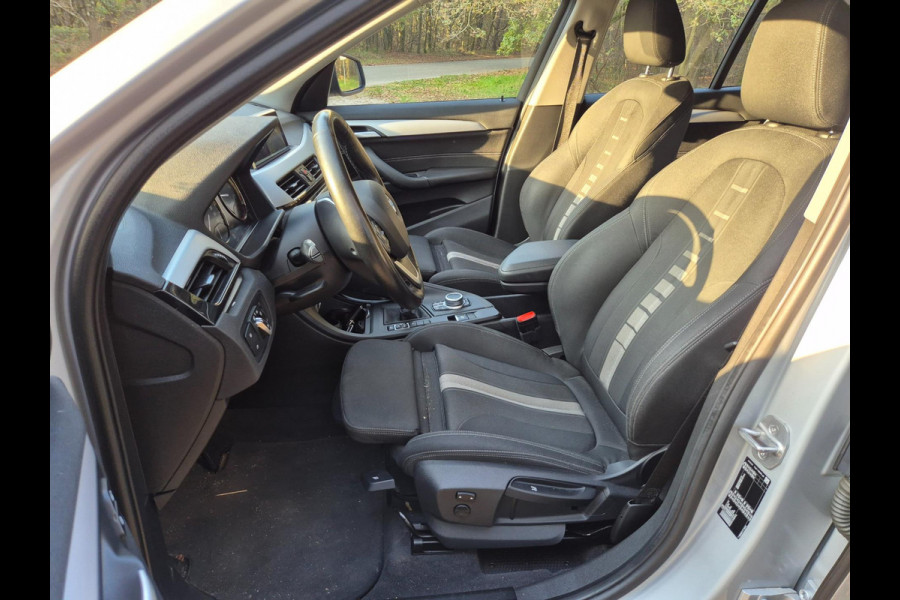 BMW X1 SDRIVE18I Camera / bmw onderhouden / elektrische. Klep / sportstoelen