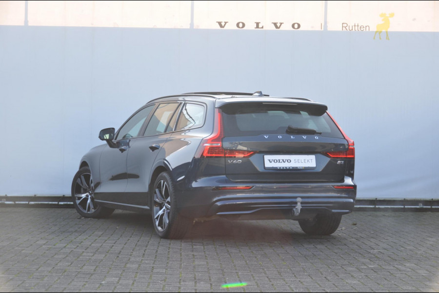 Volvo V60 163pk B3 Ultimate Dark / Adoptieve Cruise control / Pilot Assist / Semi elektrische trekhaak / 360 camera / Apple Carplay/ Panoramisch schuif-kanteldak / Stoel- en stuurwielverwarming/ Elektrisch verstelbare stoelen met geheugen /