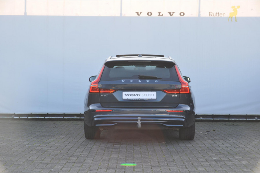 Volvo V60 163pk B3 Ultimate Dark / Adoptieve Cruise control / Pilot Assist / Semi elektrische trekhaak / 360 camera / Apple Carplay/ Panoramisch schuif-kanteldak / Stoel- en stuurwielverwarming/ Elektrisch verstelbare stoelen met geheugen /