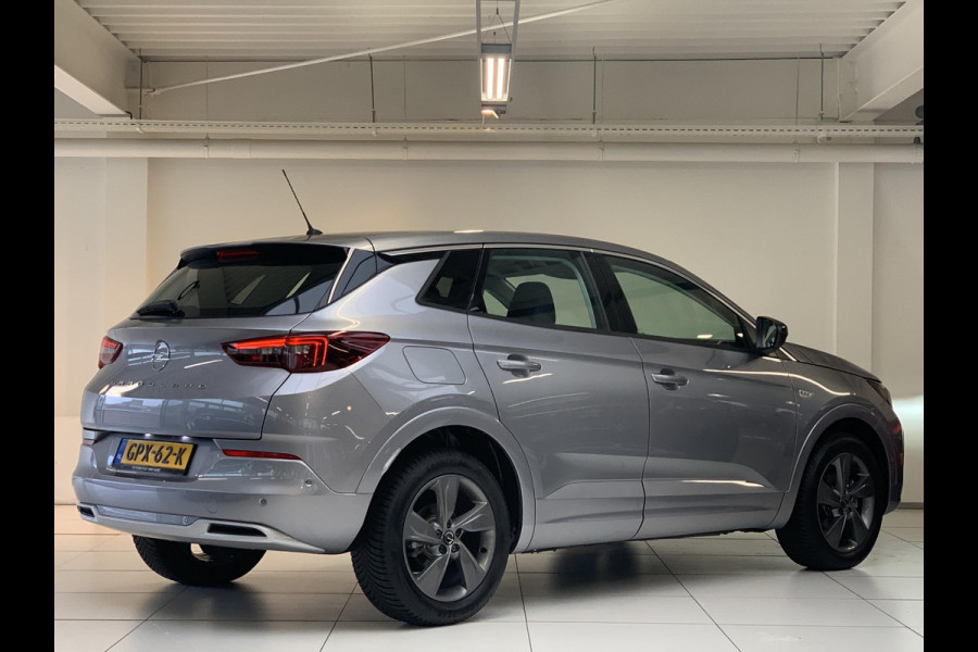 Opel Grandland 1.2 Turbo Level 2 Edition | Apple Carplay/Android Auto | Stoelverwarming | Stuurverwarming | All Season Banden | Parkeer Sensoren Voor/Achter |