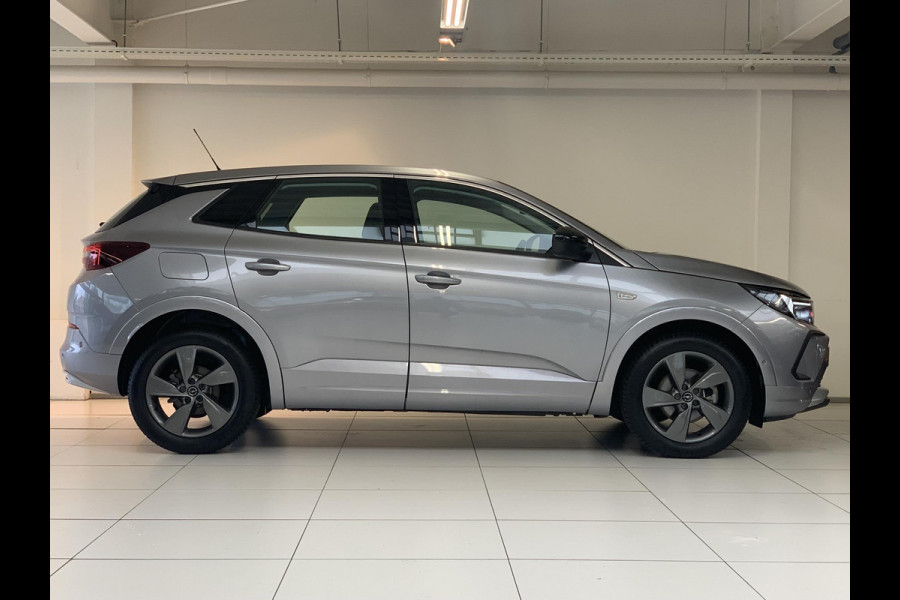 Opel Grandland 1.2 Turbo Level 2 Edition | Apple Carplay/Android Auto | Stoelverwarming | Stuurverwarming | All Season Banden | Parkeer Sensoren Voor/Achter |