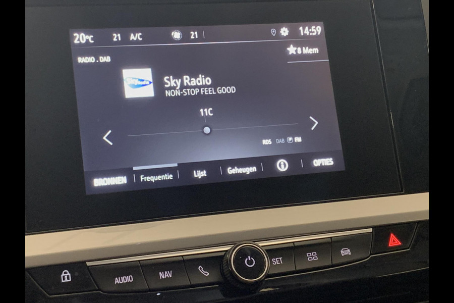 Opel Grandland 1.2 Turbo Level 2 Edition | Apple Carplay/Android Auto | Stoelverwarming | Stuurverwarming | All Season Banden | Parkeer Sensoren Voor/Achter |