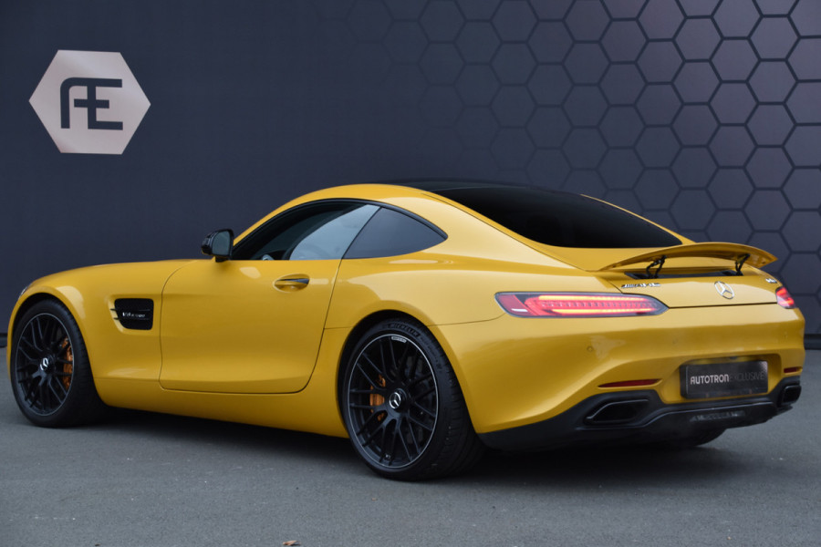 Mercedes-Benz AMG GTS S 4.0 V8 | KERAMISCHE REMMEN | PANORAMADAK | AMG RIDE CONTROL | AMG PERFORMANCE SEATS | BURMESTER SURROUND | SFEERVERLICHTING |