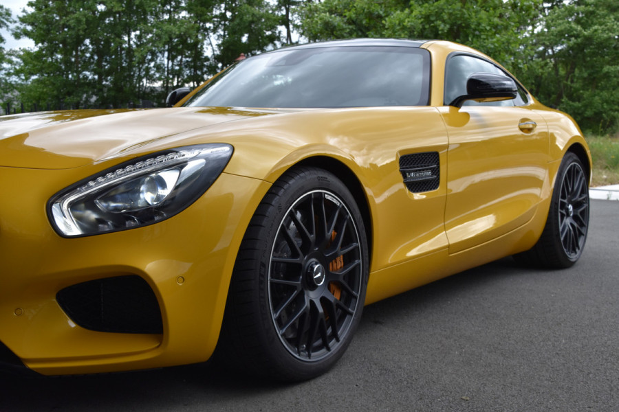 Mercedes-Benz AMG GTS S 4.0 V8 | KERAMISCHE REMMEN | PANORAMADAK | AMG RIDE CONTROL | AMG PERFORMANCE SEATS | BURMESTER SURROUND | SFEERVERLICHTING |