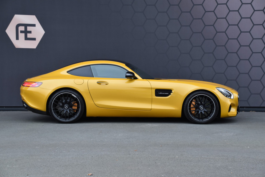 Mercedes-Benz AMG GTS S 4.0 V8 | KERAMISCHE REMMEN | PANORAMADAK | AMG RIDE CONTROL | AMG PERFORMANCE SEATS | BURMESTER SURROUND | SFEERVERLICHTING |