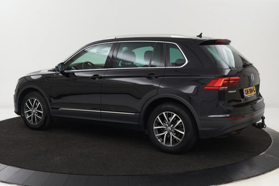 Volkswagen Tiguan 1.4 TSI Connected Series | Leder | Trekhaak | Camera | Carplay | Park Assist | Full LED | Climate control | Cruise control