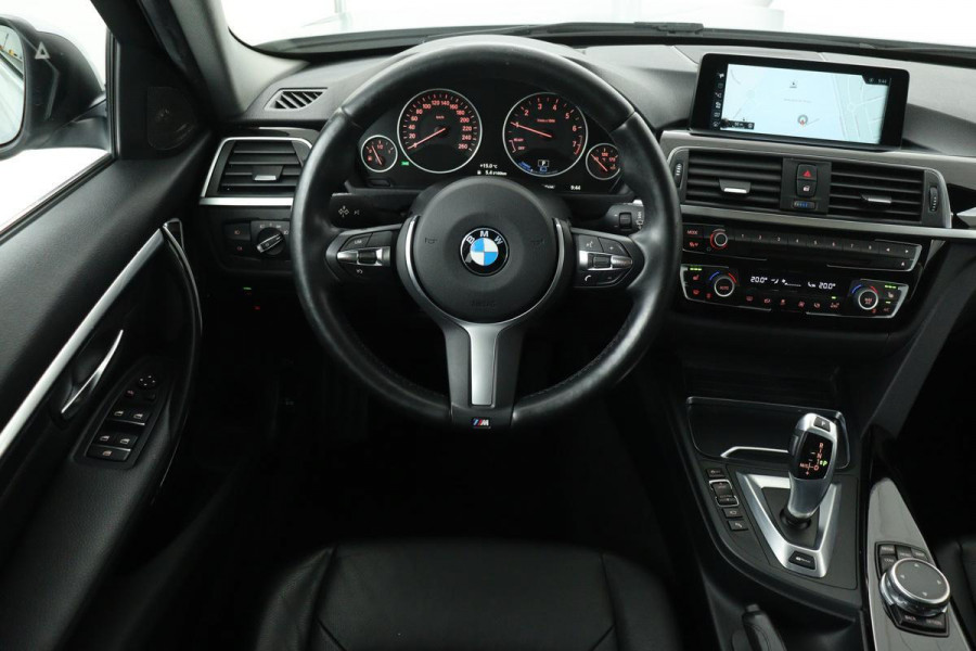 BMW 3-serie 330e High Executive | Schuifdak | Luxury Line | Harman/Kardon | 360 camera | Leder | Stoelverwarming | Memory | DAB | Keyless | Navigatie | Full LED