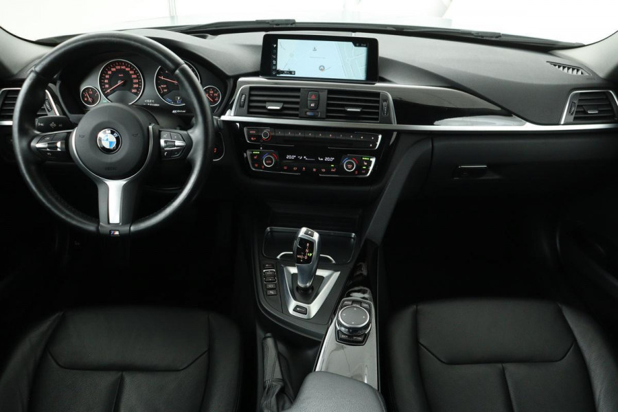 BMW 3-serie 330e High Executive | Schuifdak | Luxury Line | Harman/Kardon | 360 camera | Leder | Stoelverwarming | Memory | DAB | Keyless | Navigatie | Full LED