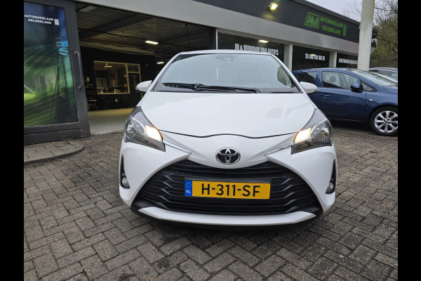 Toyota Yaris 1.5 VVT-i Dynamic | 12MND GARANTIE | NW APK | CAMERA | CRUISE |