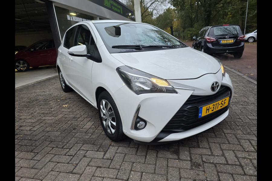 Toyota Yaris 1.5 VVT-i Dynamic | 12MND GARANTIE | NW APK | CAMERA | CRUISE |