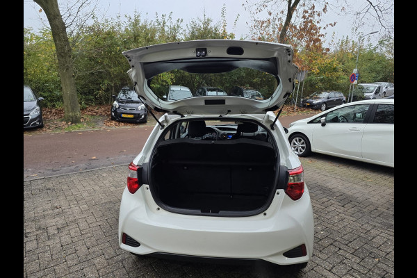 Toyota Yaris 1.5 VVT-i Dynamic | 12MND GARANTIE | NW APK | CAMERA | CRUISE |