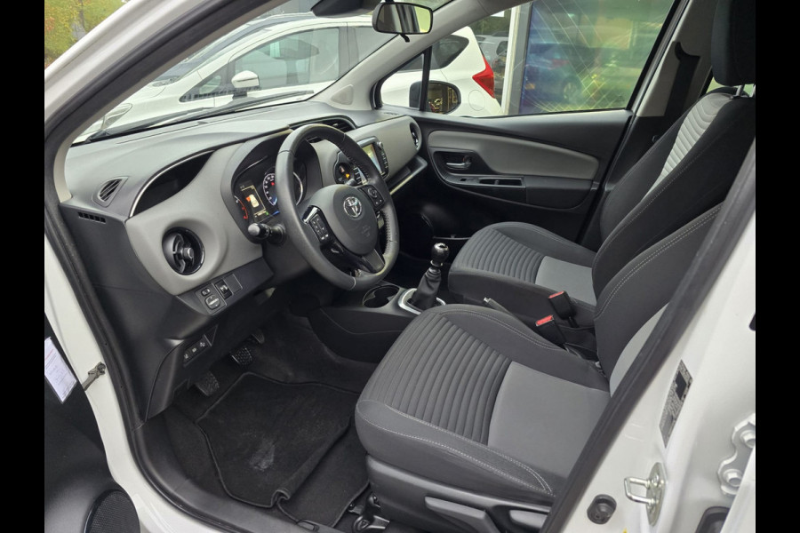 Toyota Yaris 1.5 VVT-i Dynamic | 12MND GARANTIE | NW APK | CAMERA | CRUISE |