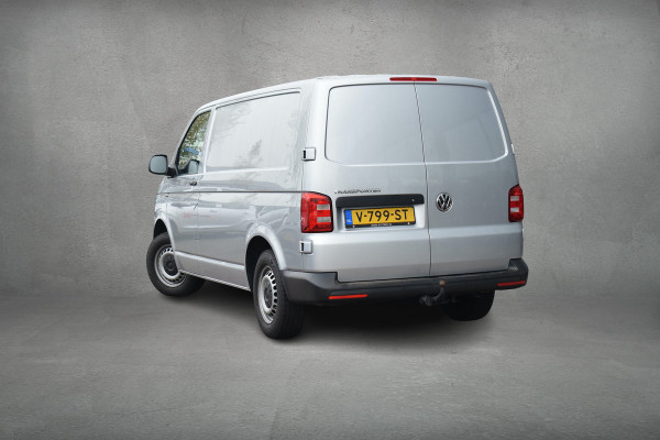 Volkswagen Transporter 2.0 TDI L1H1 150pk Highline | Nette Bus! | Trekhaak | CarPlay | Cruise