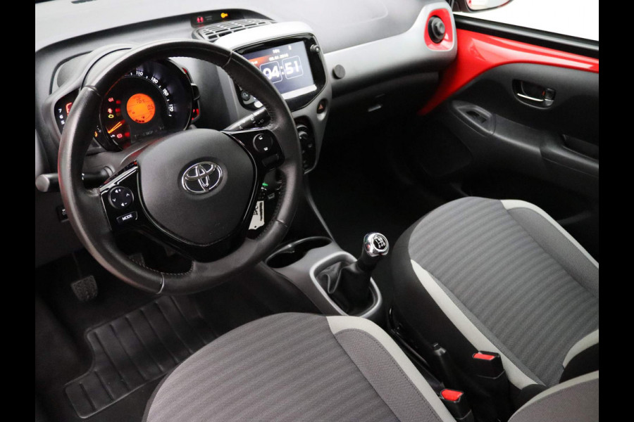 Toyota Aygo 73pk VVT-i x-play limited Airco | Camera | Carplay | Cruisecontrol | 5-Deurs