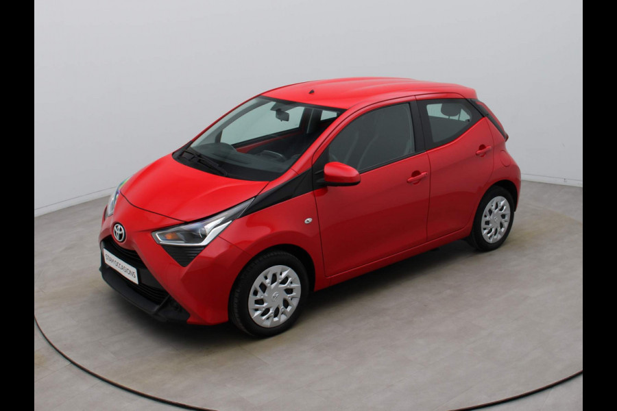 Toyota Aygo 73pk VVT-i x-play limited Airco | Camera | Carplay | Cruisecontrol | 5-Deurs