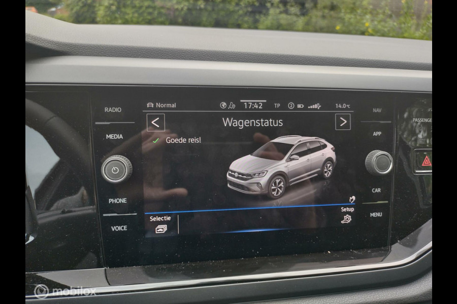 Volkswagen Taigo 1.5 TSI R-Line 150 pk IQ MATRIX LED CARPLAY NAVI 18''LMV CAMERA STOELVERW.