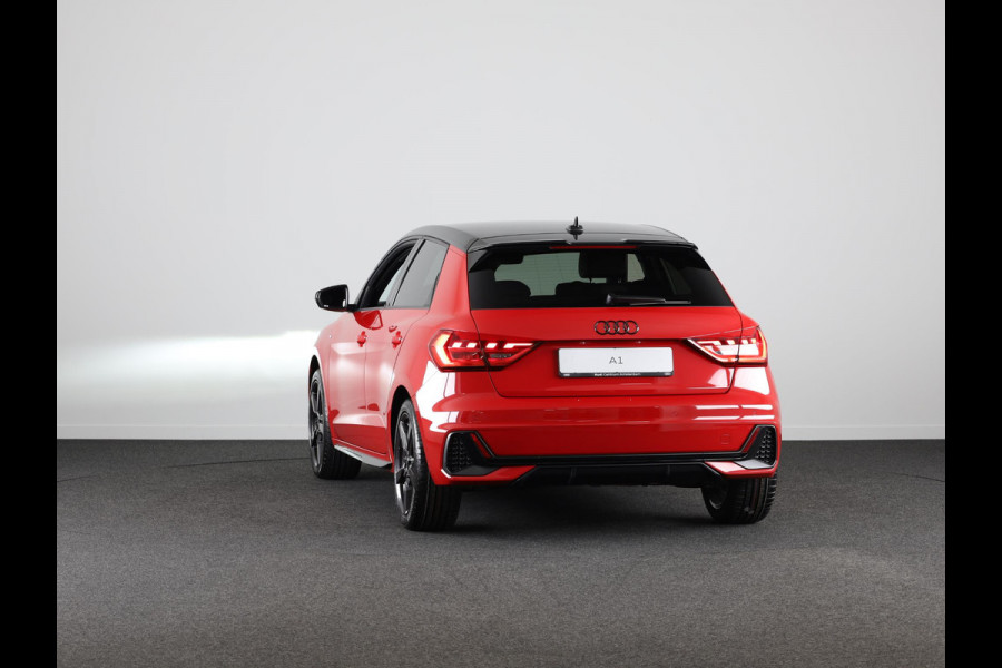 Audi A1 Sportback 35 TFSI S edition Optiekpakket zwart plus, parkeerhulp plus, automatische 2 zone airco